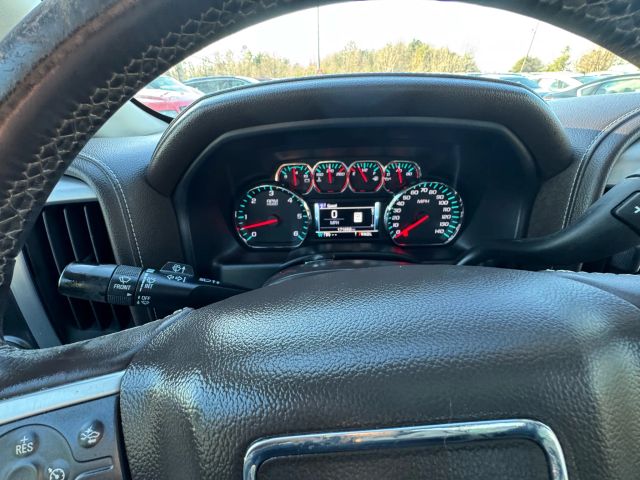 GMCSierra 1500 Crew Cab SLT Pickup 4D 5 3/4 ft17