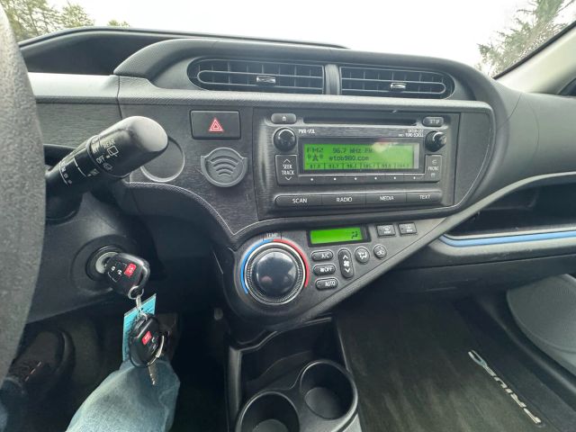 ToyotaPrius c Two Hatchback 4D16