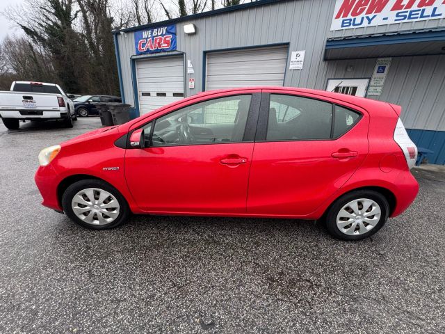 ToyotaPrius c Two Hatchback 4D3