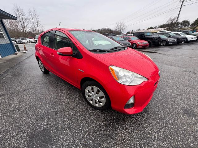 ToyotaPrius c Two Hatchback 4D8