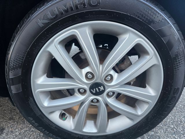 KiaSoul + Wagon 4D10