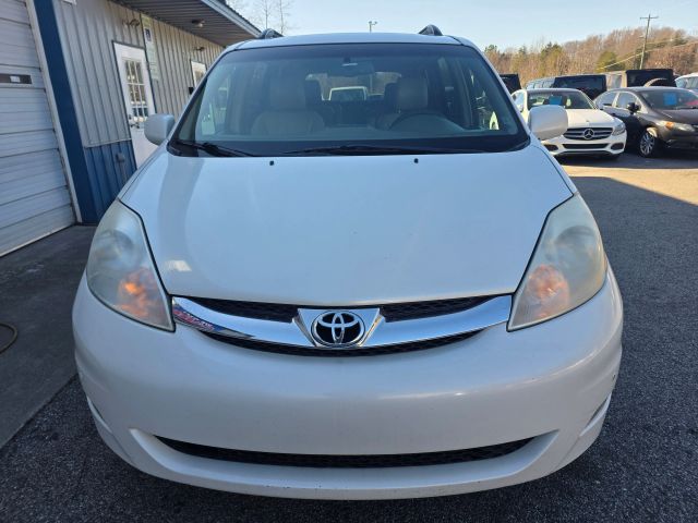 ToyotaSienna XLE Limited Minivan 4D2