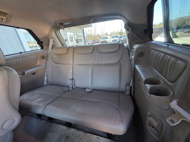 ToyotaSienna XLE Limited Minivan 4D21