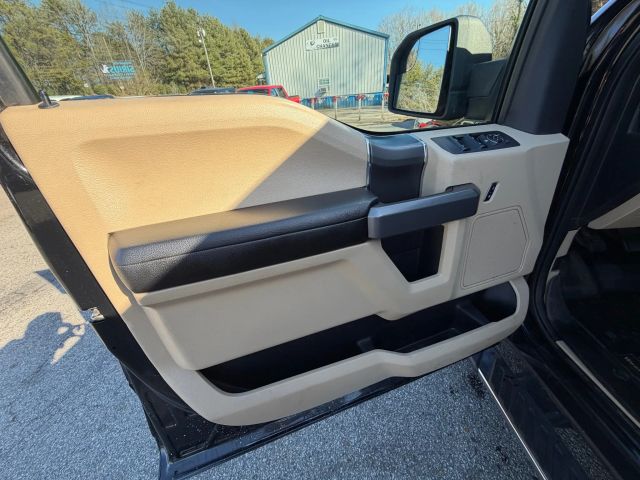 FordF150 SuperCrew Cab XLT Pickup 4D 6 1/2 ft13