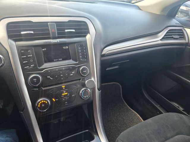 FordFusion SE Sedan 4D16