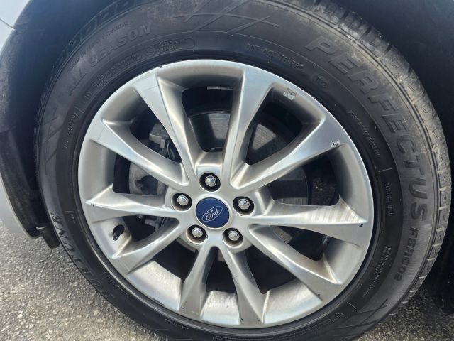 FordFusion SE Sedan 4D9