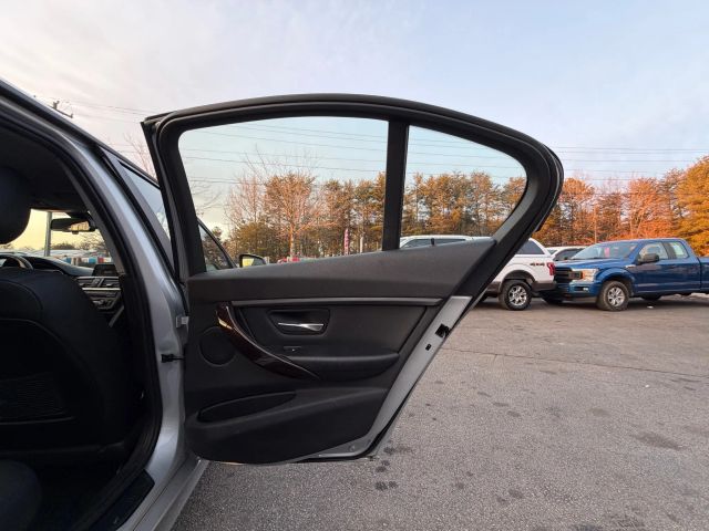 BMW3 Series 328i xDrive Sedan 4D16