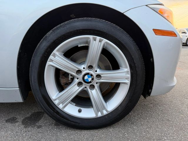 BMW3 Series 328i xDrive Sedan 4D21