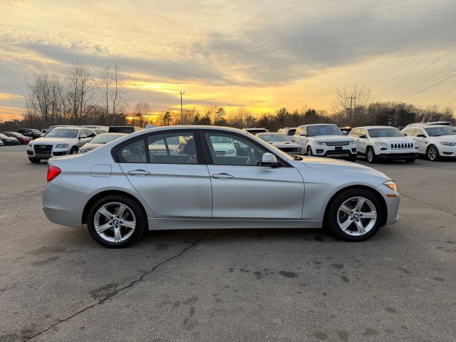 BMW3 Series 328i xDrive Sedan 4D4