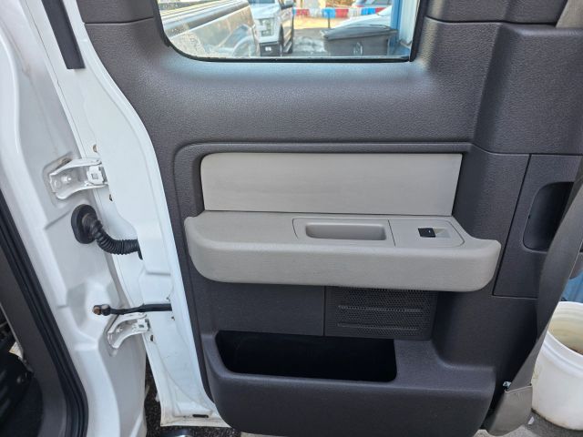 FordF150 Super Cab STX Pickup 4D 6 1/2 ft16