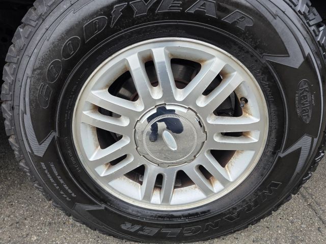 FordF150 SuperCrew Cab Lariat Pickup 4D 5 1/2 ft10