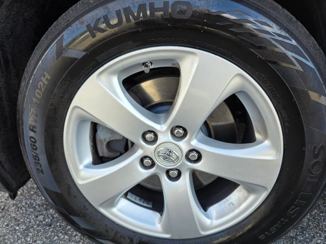 ToyotaSienna LE Minivan 4D9