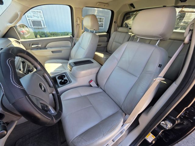 ChevroletAvalanche LT Sport Utility Pickup 4D 5 1/4 ft14