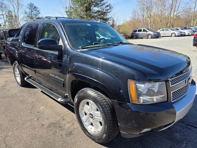 ChevroletAvalanche LT Sport Utility Pickup 4D 5 1/4 ft3