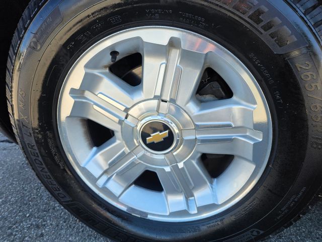 ChevroletAvalanche LT Sport Utility Pickup 4D 5 1/4 ft9