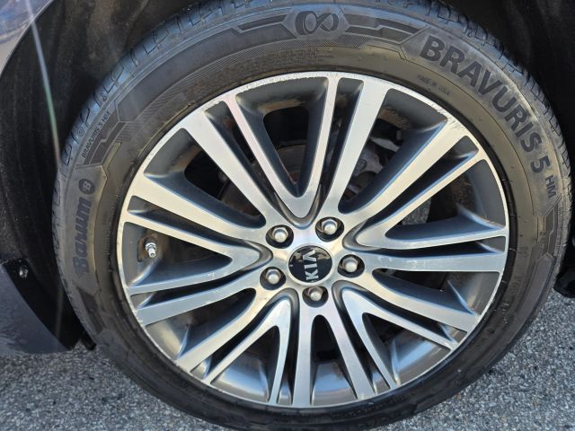 KiaCadenza Premium Sedan 4D10