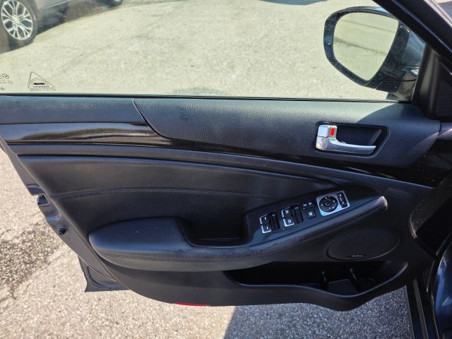 KiaCadenza Premium Sedan 4D11