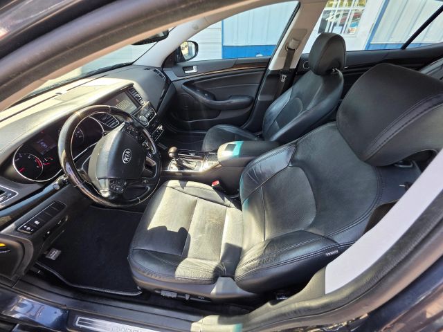 KiaCadenza Premium Sedan 4D12