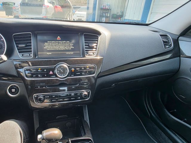 KiaCadenza Premium Sedan 4D16