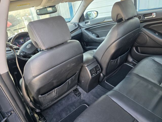 KiaCadenza Premium Sedan 4D19