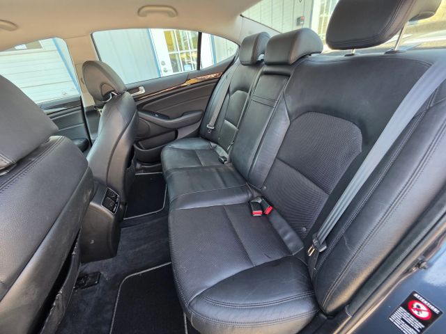 KiaCadenza Premium Sedan 4D20