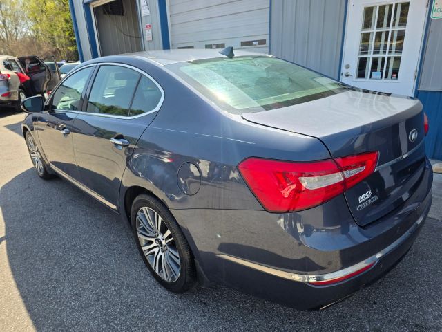 KiaCadenza Premium Sedan 4D7