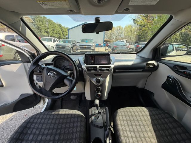 ScioniQ Hatchback 2D10