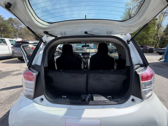ScioniQ Hatchback 2D12