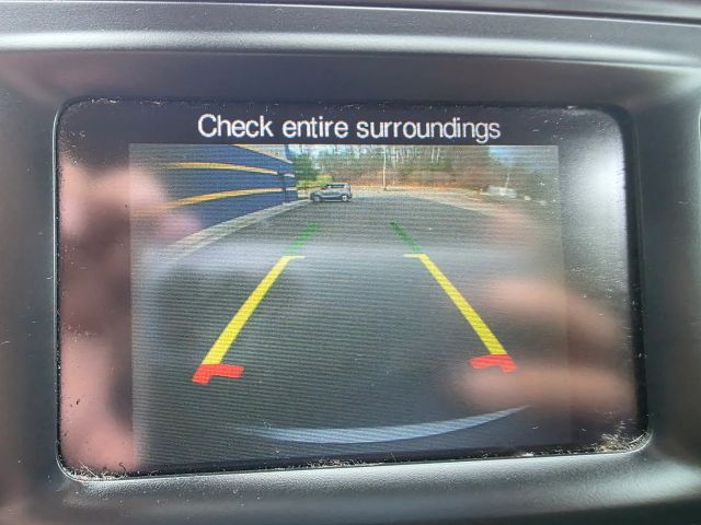 ChryslerPacifica Touring-L Minivan 4D17