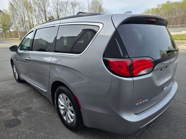 ChryslerPacifica Touring-L Minivan 4D7
