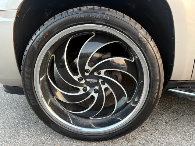 CadillacEscalade Sport Utility 4D10