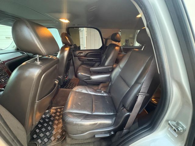 CadillacEscalade Sport Utility 4D14