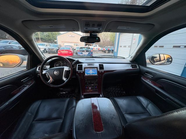 CadillacEscalade Sport Utility 4D16