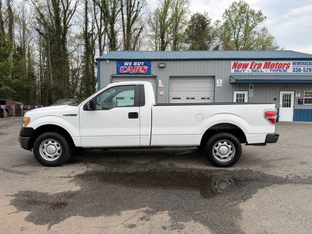 FordF150 Regular Cab XL Pickup 2D 8 ft2