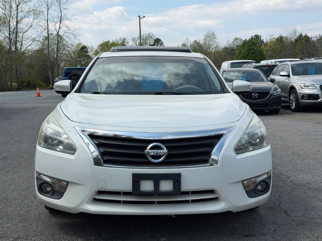 NissanAltima 2.5 SV Sedan 4D8