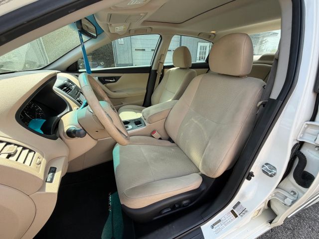 NissanAltima 2.5 SV Sedan 4D9