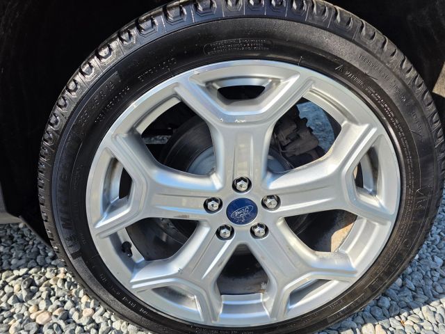 FordEscape Titanium Sport Utility 4D10