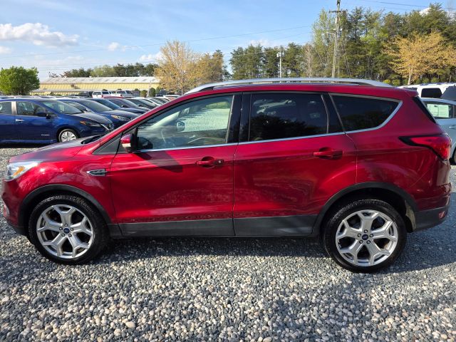 FordEscape Titanium Sport Utility 4D8