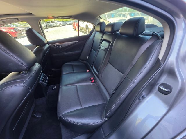 INFINITIQ50 3.7 Premium Sedan 4D21
