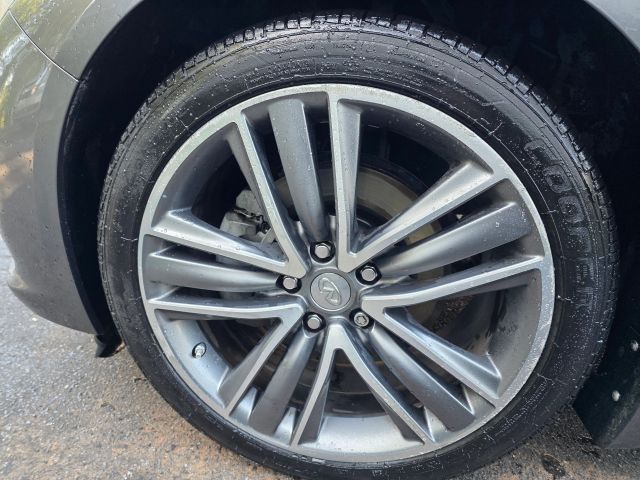 INFINITIQ50 3.7 Premium Sedan 4D9