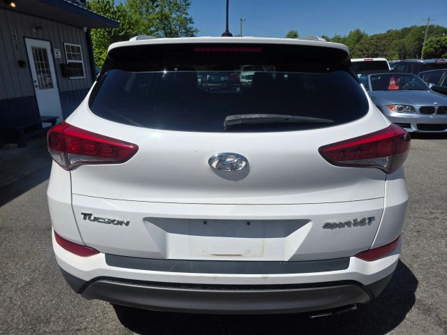 HyundaiTucson Sport SUV 4D6