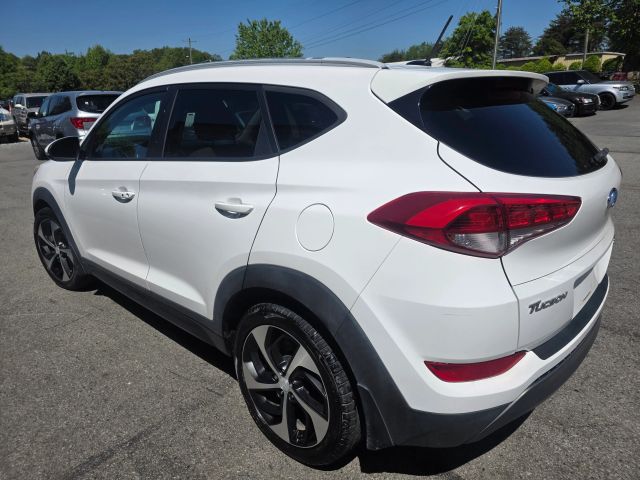 HyundaiTucson Sport SUV 4D7