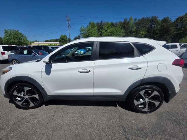 HyundaiTucson Sport SUV 4D8