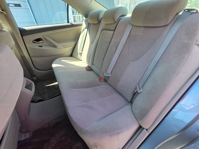 ToyotaCamry LE Sedan 4D19