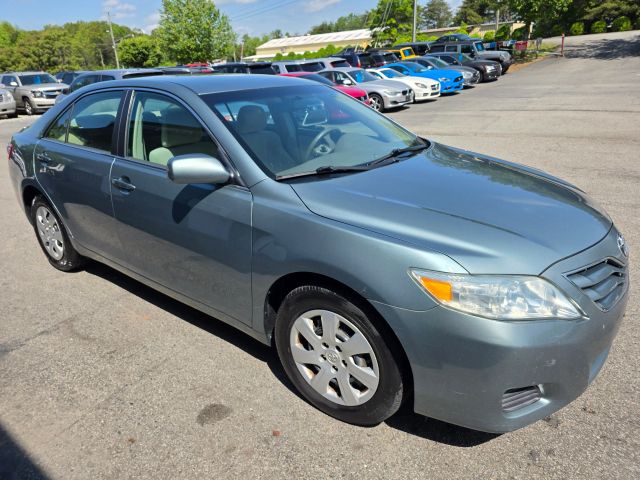 ToyotaCamry LE Sedan 4D3