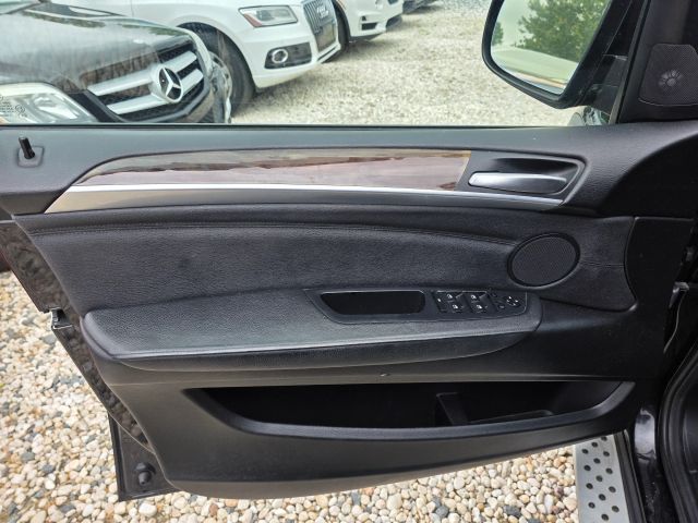 BMWX5 xDrive50i Sport Utility 4D9