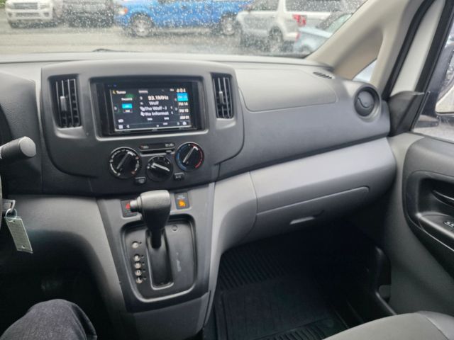 NissanNV200 SV Van 4D15