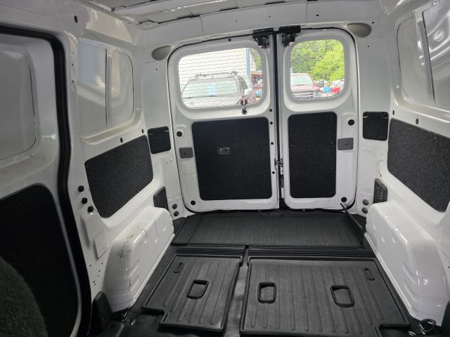 NissanNV200 SV Van 4D17