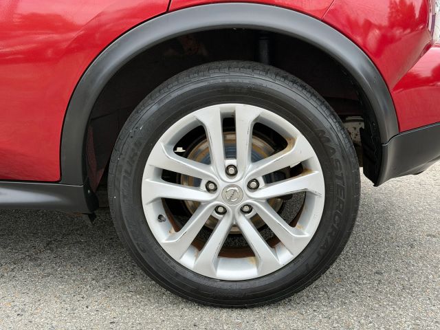 NissanJUKE SV Sport Utility 4D13