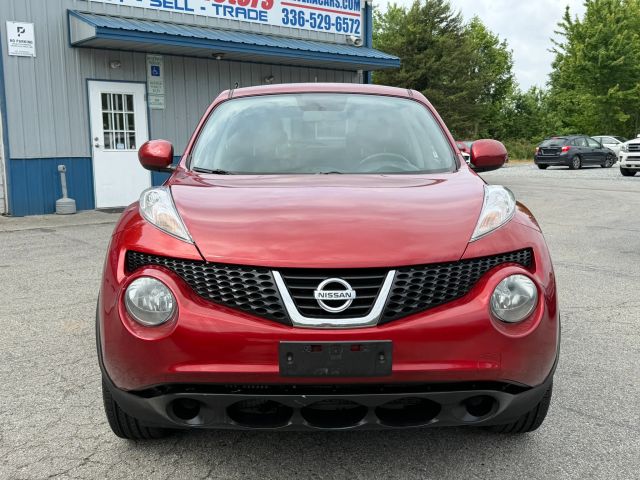NissanJUKE SV Sport Utility 4D8